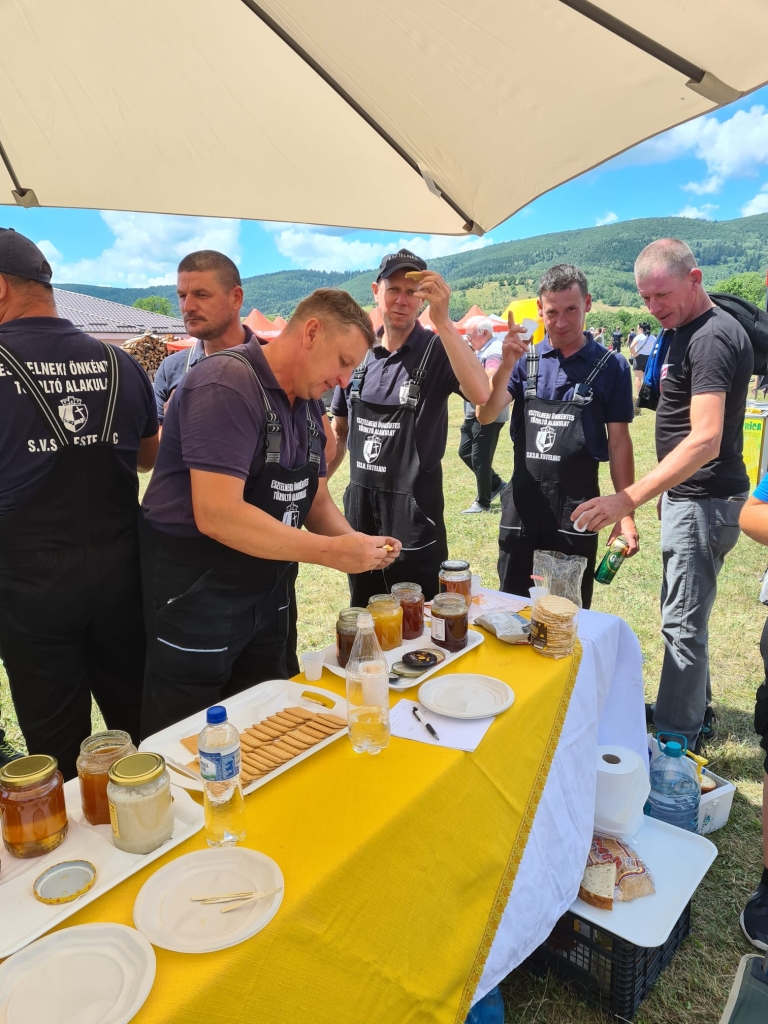 Mierea care ne unește