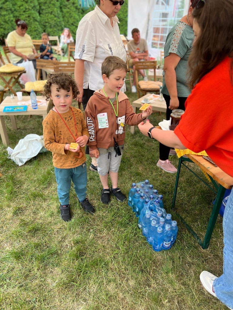 Drumul mierii – din stup până pe masă